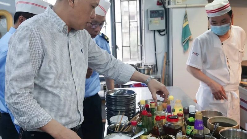 揭秘零食批发一手货源代理：条件与注意事项