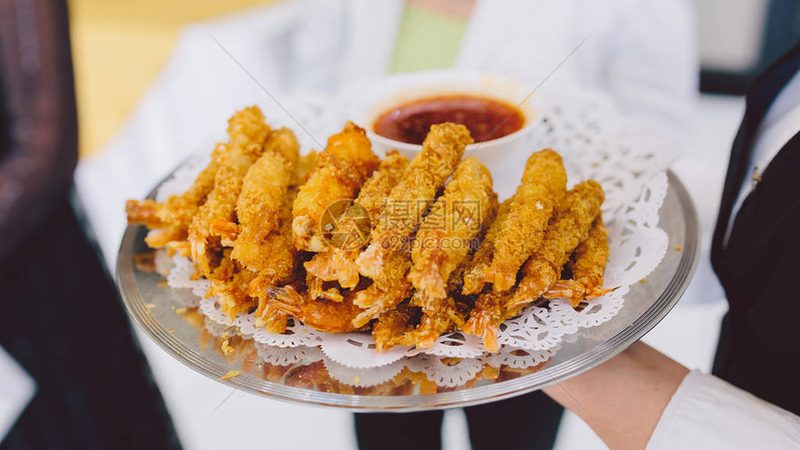食品代加工与OEM：两种模式背后的差异解析