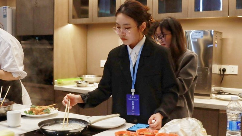 鸡精与味精：揭秘调味品背后的科学奥秘