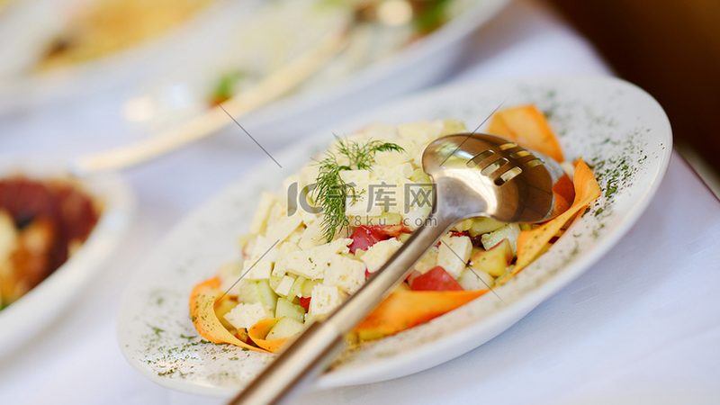 揭秘膨化食品贴牌代加工流程：从原料到成品的关键步骤